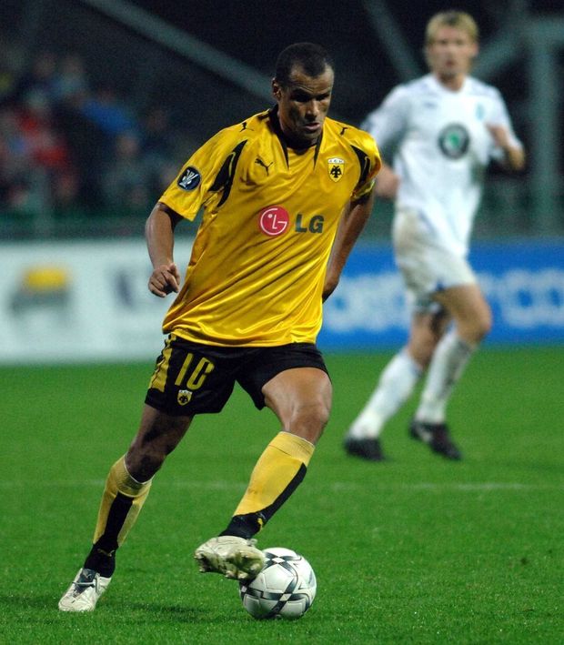 Brazilský fotbalista Rivaldo. Brazilský fotbalista Rivaldo.