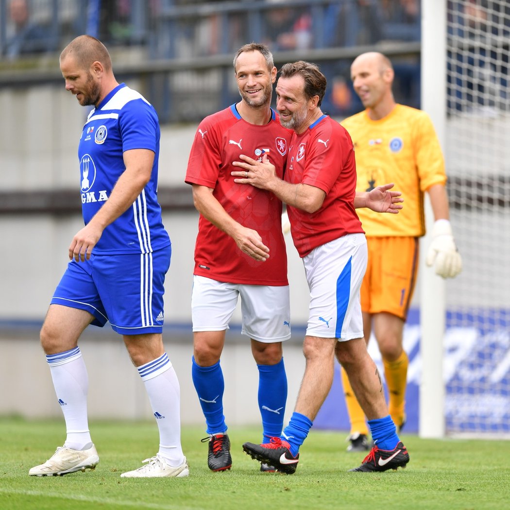 Jan Polák a Karel Poborský v utkání legend proti Olomouci.