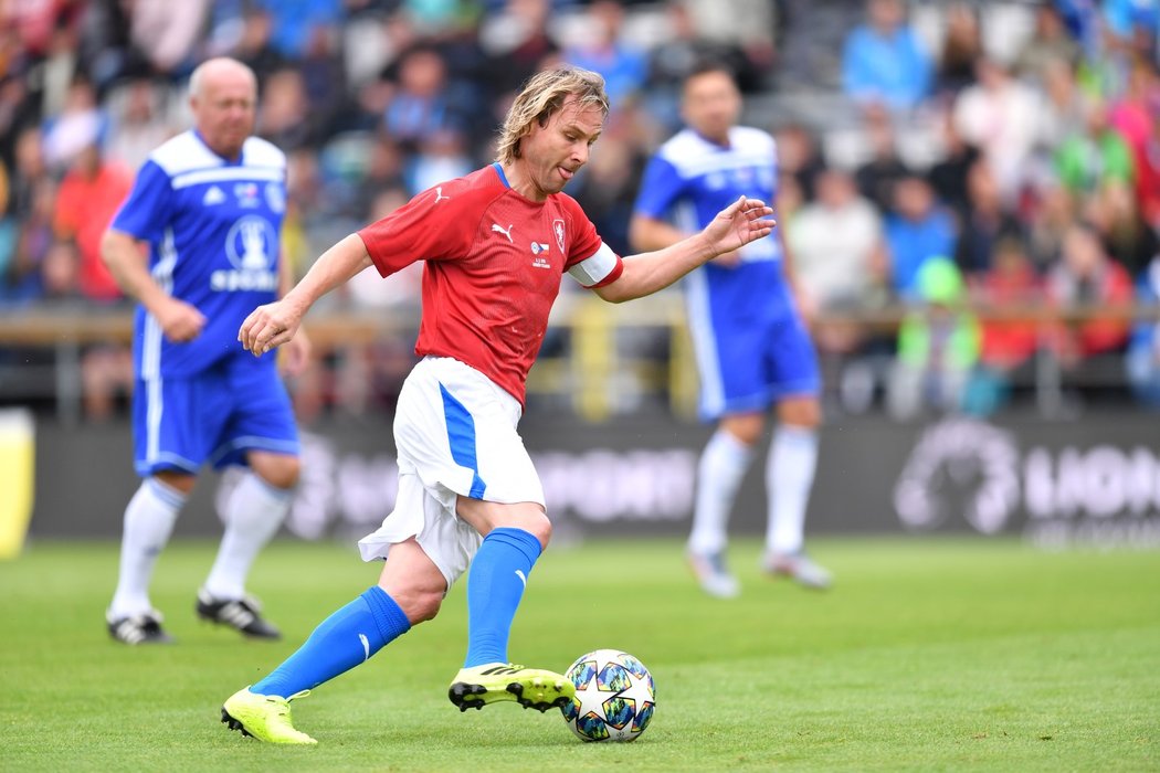 Pavel Nedvěd v utkání legend české reprezentace proti Olomouci