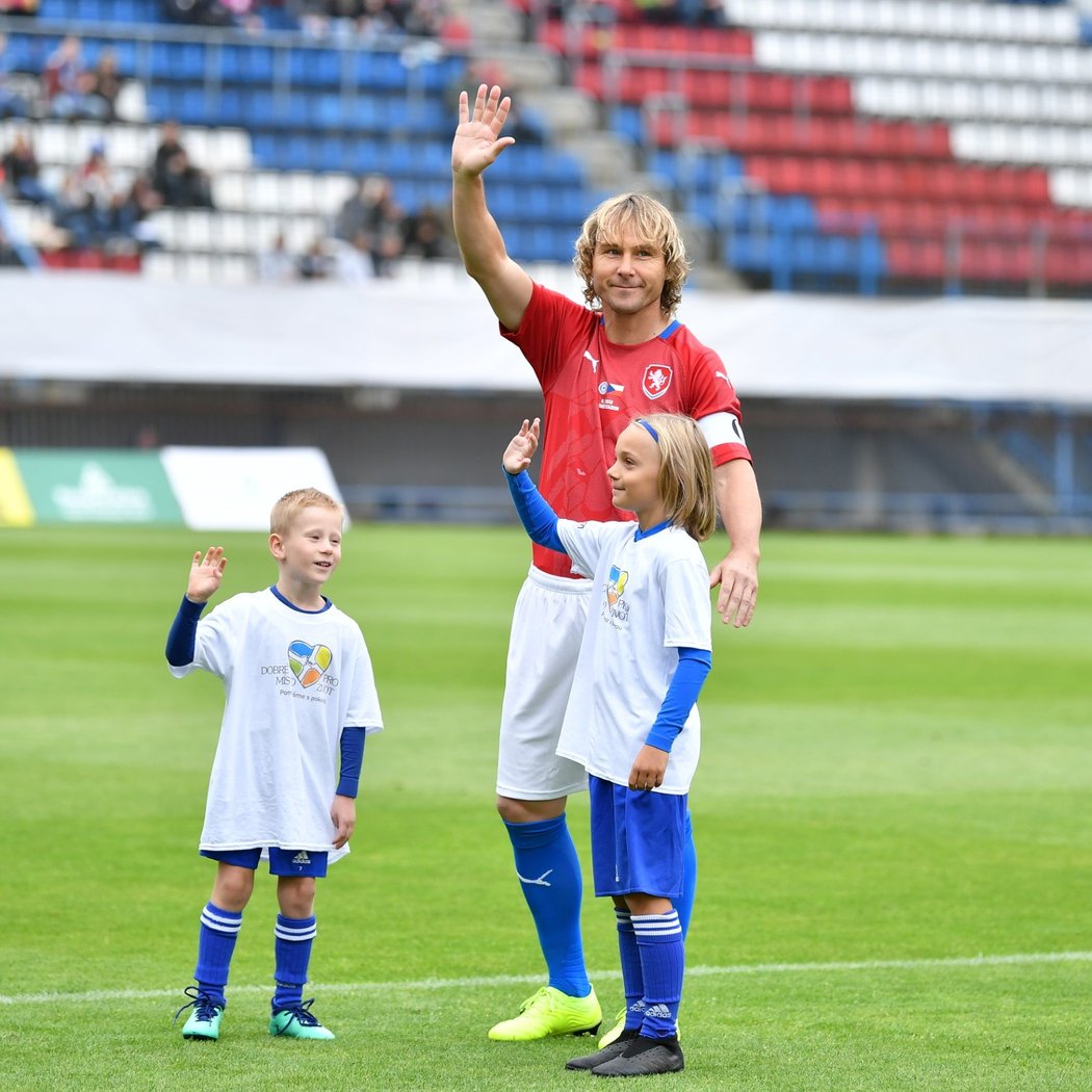 Pavel Nedvěd na zápase legend v Olomouci