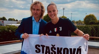 Stašková získala s Juventusem druhý titul, gratuloval i Nedvěd. Co jí řekl?