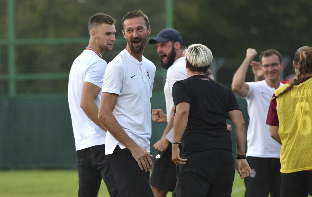 Trenér Sparty Peter Bartalský během derby se Slavií