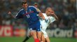 Zinedine Zidane versus Luigi Di Biagio ve finále EURO 2000