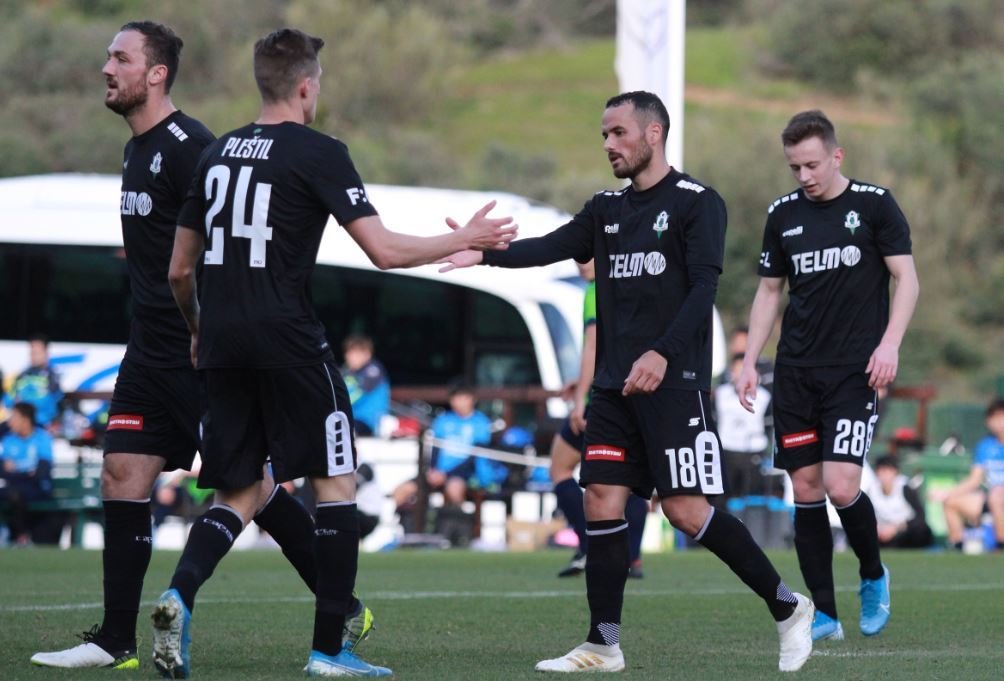 Fotbalisté Jablonce v zápase zimní přípravy porazili japonský celek Šonan Bellmare 3:1