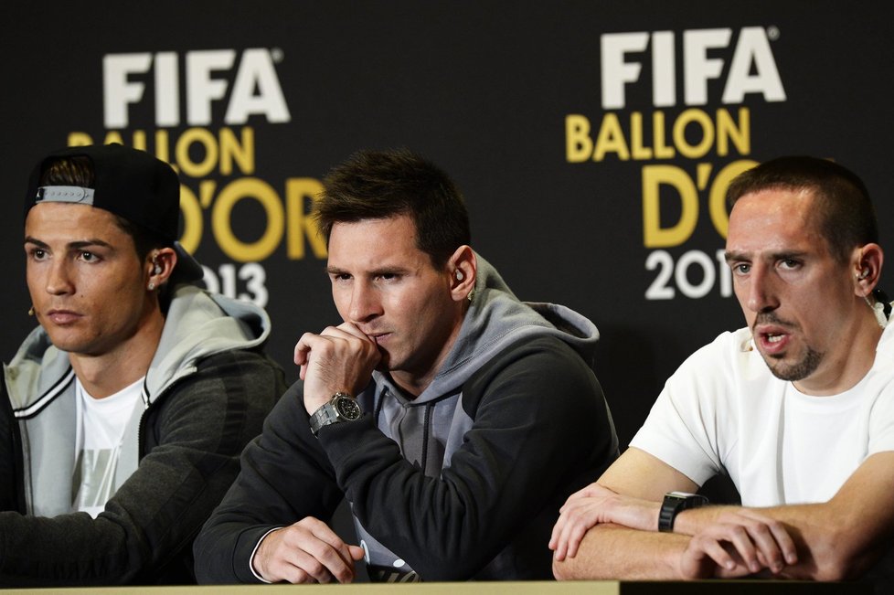 Trojice nejlepších fotbalistů světa za rok 2013. Cristiano Ronaldo, Lionel Messi a Franck Ribéry