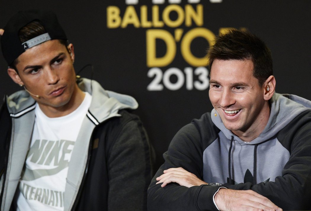Dva fotbaloví kouzelníci. Cristiano Ronaldo s Lionelem Messim v Curychu na vyhlášení ankety Zlatý míč
