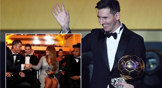 Messiho večer. Mával synkovi, Ronaldo se dvořil jeho Antonelle