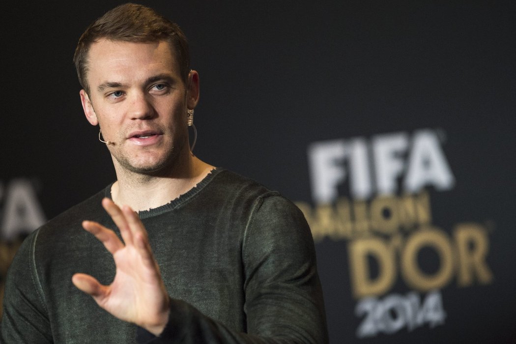 Manuel Neuer na tiskové konferenci u příležitosti vyhlášení ankety Zlatý míč za rok 2014