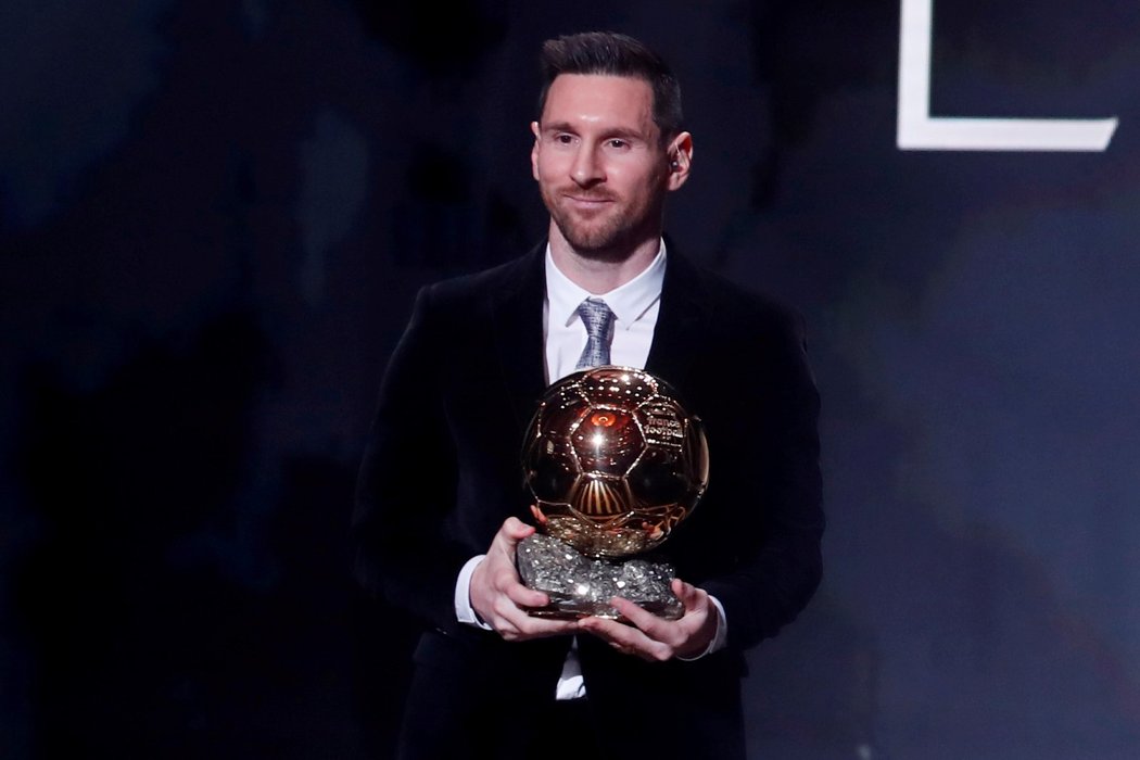 Argentinský útočník Lionel Messi se Zlatým míčem pro nejlepšího fotbalistu světa