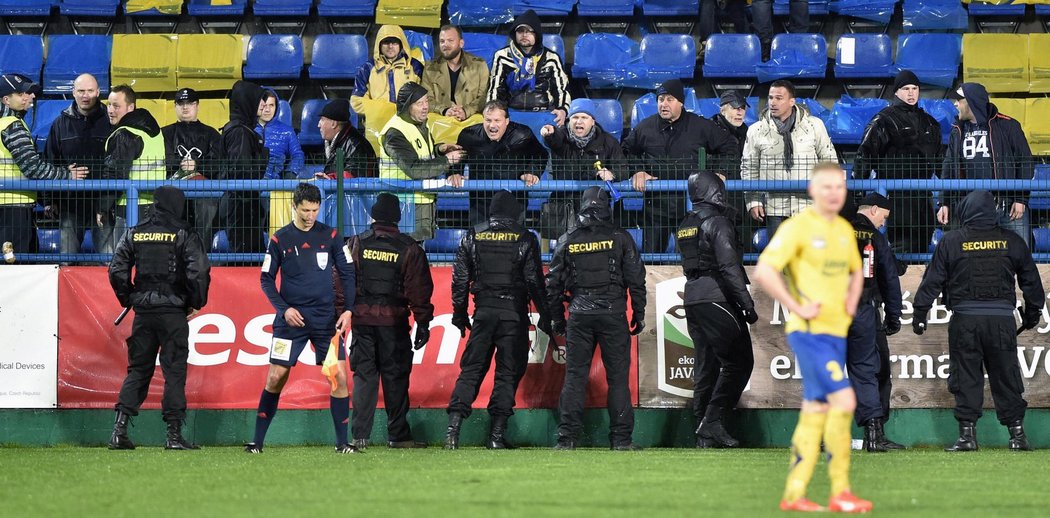 Zlínští fanoušci byli po utkání s Plzní, které domácí tým prohrál 1:2, pořádně naštvaní