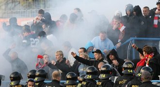 Slavný klub v troskách, Brno vyhořelo ve Znojmě a fanoušci řádili