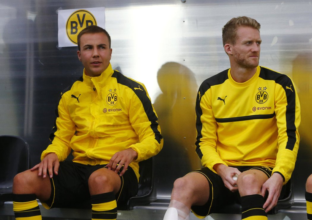 6. místo Dortmund - Utraceno: 120 milionů eur (3,240 miliardy korun) Největší přestupy: Andre Schürrle z Wolfsburgu za 30 milionů eur, Mario Götze z Bayernu za 26 milionů eur, Ousmane Dembele z Rennes za 15 milionů eur