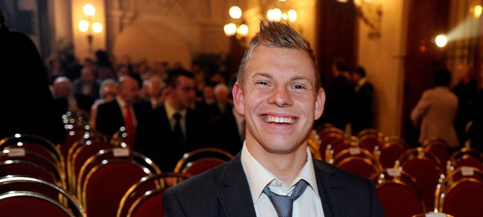 Rozesmátý Matěj Vydra má dobré důvody k dobré náladě: v Anglii je díky svým gólům žhavé zboží a sáhl po něm i Michal Bílek...