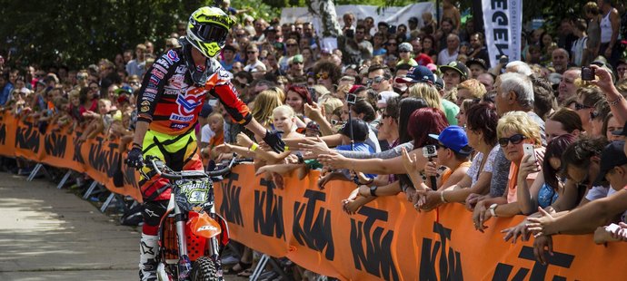 Freestyle motokros, veleskoky na trampolíně, jezdci na BMX nebo vystoupení parkouru. To slibuje 12. ročník „Pilníkova pozdního odpoledne,“ které se uskuteční v 8. července.