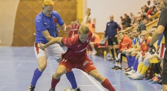 Slavia dostala deset gólů, Mělník obral Spartu. Futsalová liga má nového lídra
