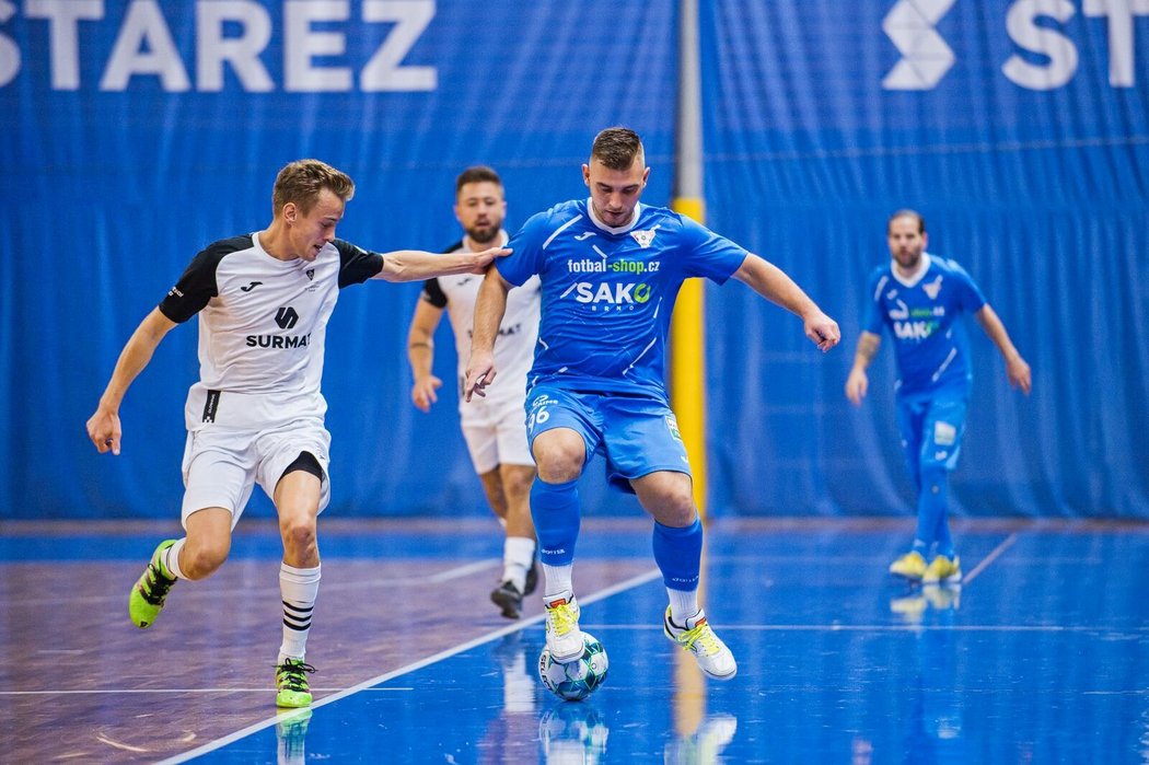 Futsalisté Olomouce (v bílém) vyloupili brněnskou halu Vodova