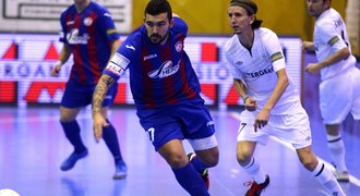 BENAGO: futsalová rodina, kde se dává pusa rodičům, chce titul