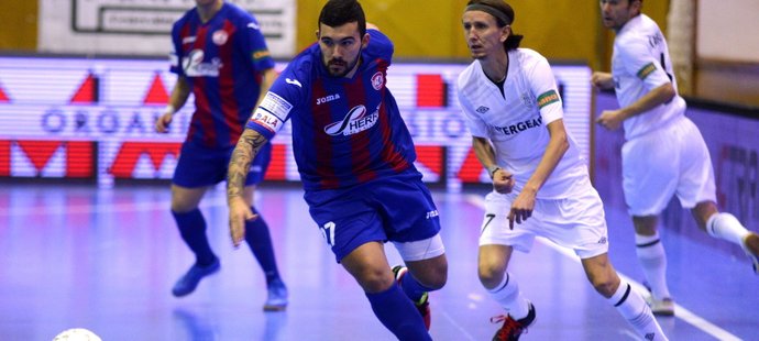 Futsalisté Benaga postoupili do play off ze druhého místa, touží ale sesadit Chrudim z trůnu.