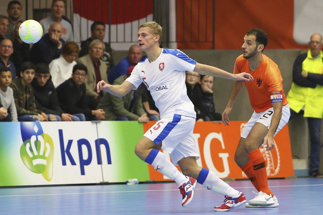 Česká futsalová reprezentace zvítězila v prvním přípravném utkání v Nizozemsku 5:4. Zápas rozhodl sekundu před koncem David Drozd