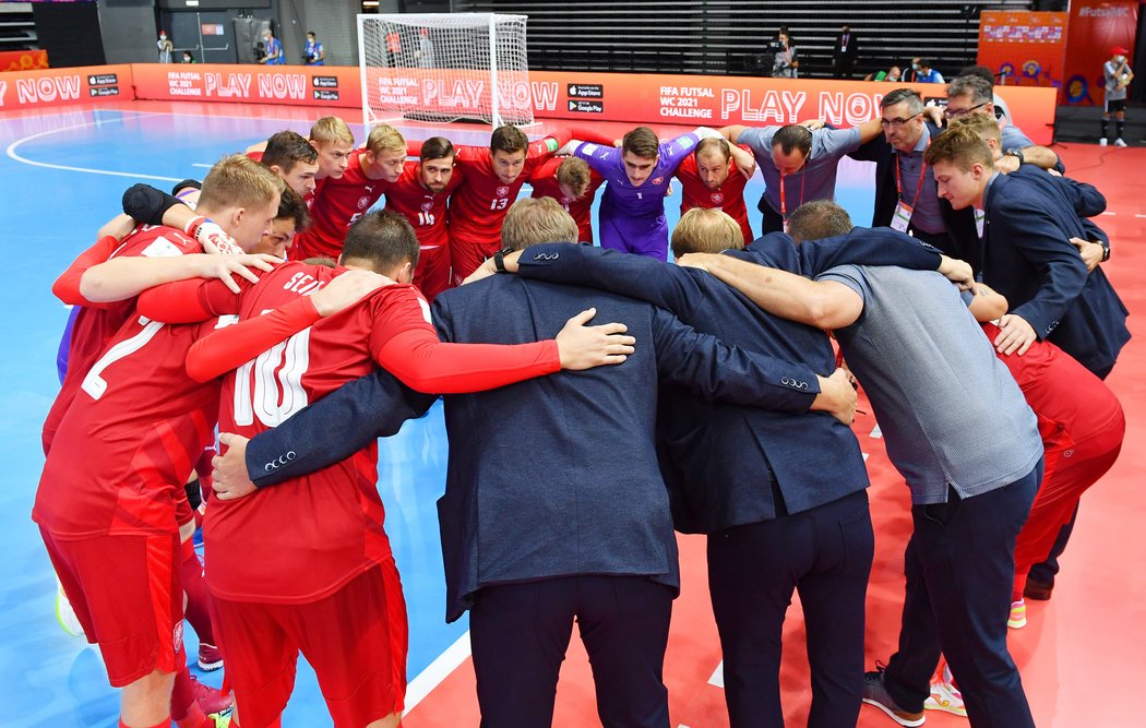 Česká futsalová reprezentace před zápasem s Brazílií na MS