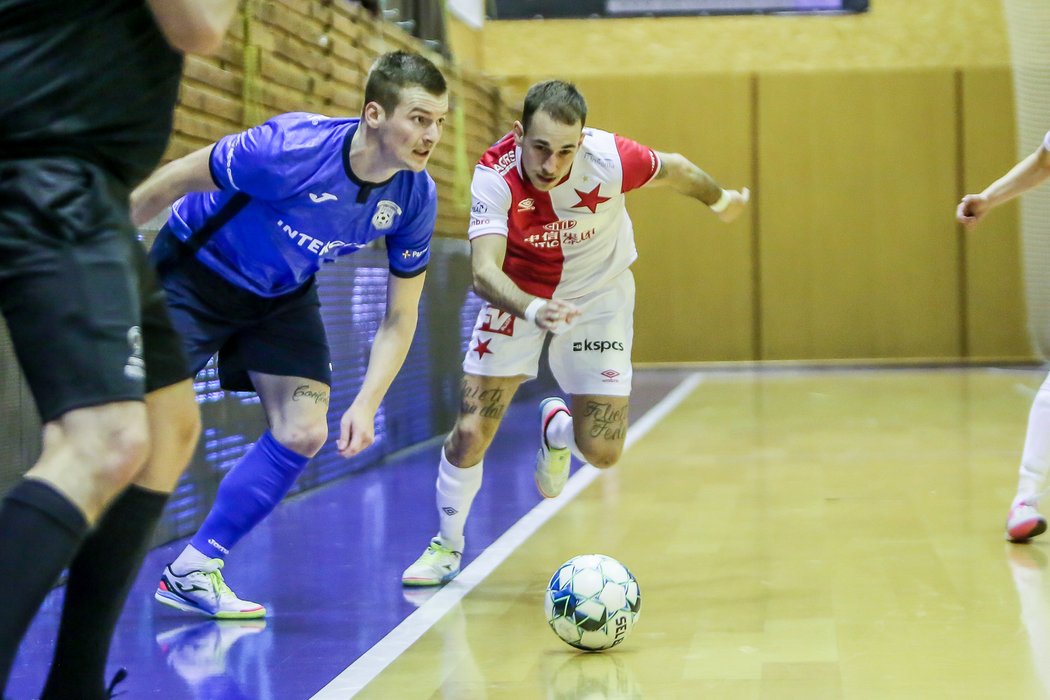 Futsalisté Slavie, které poprvé vedl v zápase nový kouč David Frič, nestačili na Chrudim (0:3).