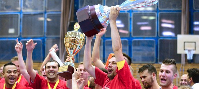 Futsalisté Chrudimi slaví dvanáctý mistrovský titul, ve finále vyhráli nad Benagem.
