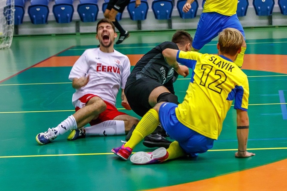 Futsalisté Plzně ve vypjatém duelu porazili Teplice na jejich palubovce 5:4