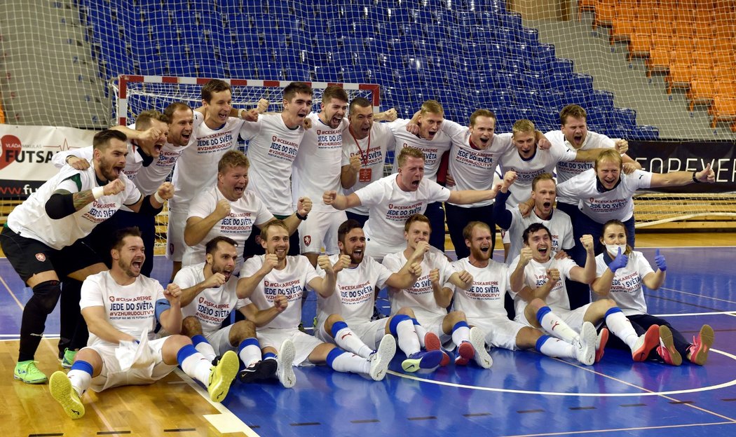 Čeští futsalisté se radují z postupu na mistrovství světa!