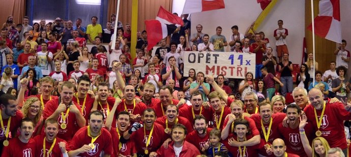 Futsalisté Chrudimi se těší z dalšího mistrovského titulu, ve finále Chance futsal ligy vyhráli nad Teplicemi.