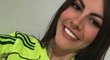 Fotbalová fanynka Gabriela Anelliová zemřela poté, co ji jeden z příznivců týmu soupeře trefil do krku skleněnou lahví