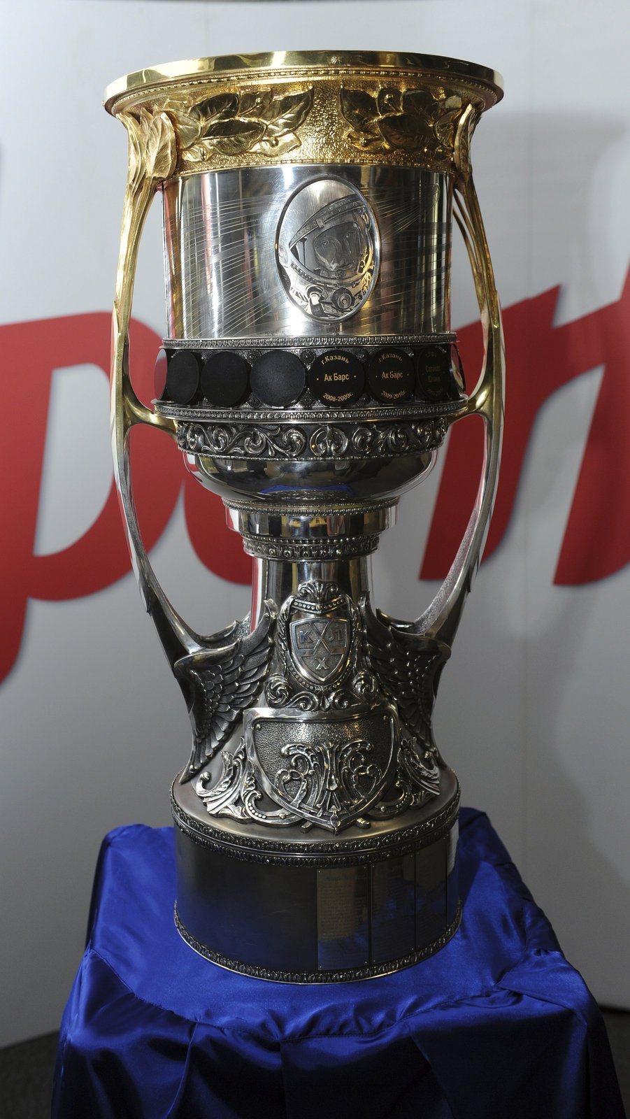 Gagarinův pohár navštívil před třetím finále KHL redakci Deníku Sport