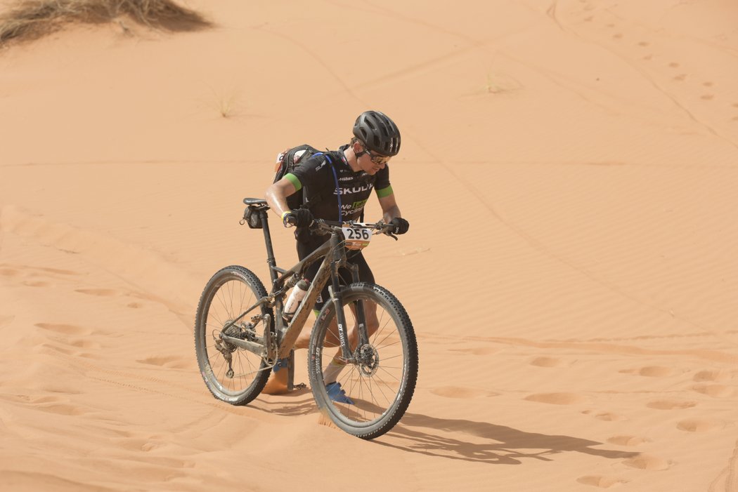 Čeští bikeři ve čtvrté etapě závodu GARMIN TITAN DESERT 2019