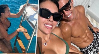 Ronaldova sexy Georgina: Opět ukázala žhavé křivky a...Snubák za miliony?! Ronaldova sexy Georgina: Opět ukázala žhavé křivky a...Snubák za miliony?!