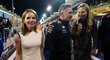Horner trvá na své nevině. Na snímku s manželkou Geri Halliwellovou. Horner trvá na své nevině. Na snímku s manželkou Geri Halliwellovou.
