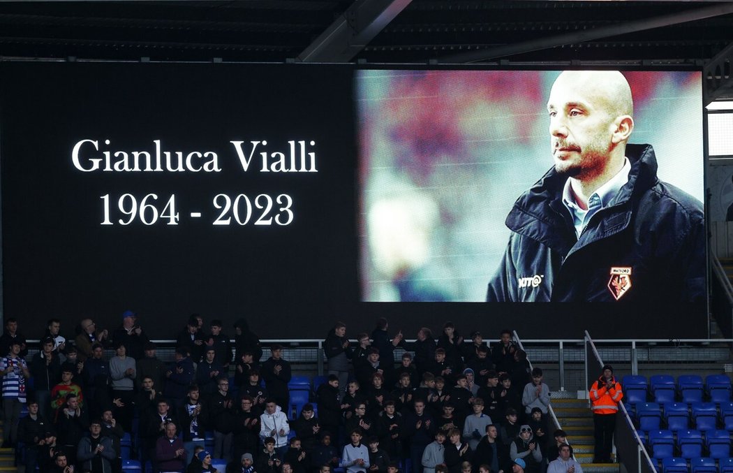 Bývalý útočník Chelsea nebo Juventusu Gianluca Vialli podlehl rakovině