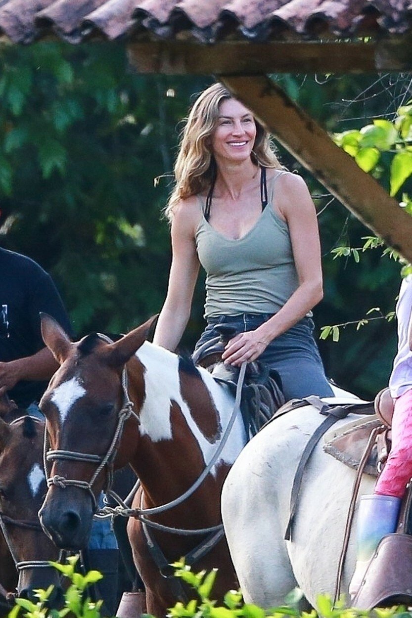 Gisele Bündchenová, exmanželka nejlepšího hráče amerického fotbalu Toma Bradyho, se projela na koni společně se svým trenérem bojového umění jiu-jitsu. Je mezi nimi něco víc?