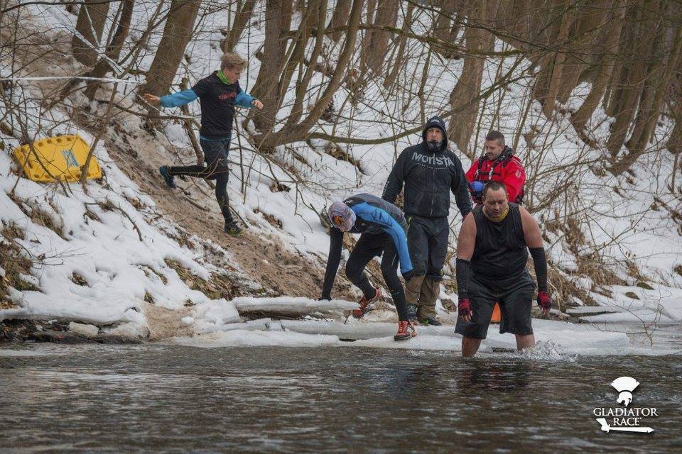 Trať vedla také přes řeku