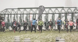 Dostihová trať láká. Gladiator Race v Pardubicích zaběhlo přes 2 tisíce lidí