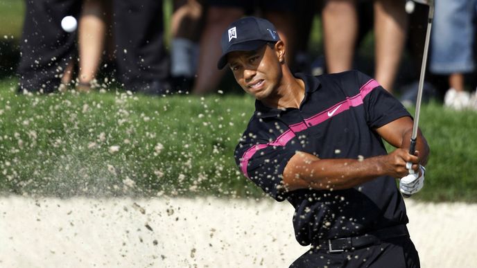Tiger Woods si na The Barclays poradil i s tímto bunkrem na 11. jamce
