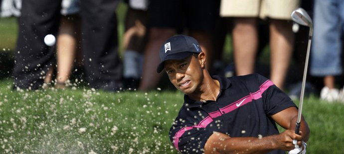 Tiger Woods si na The Barclays poradil i s tímto bunkrem na 11. jamce