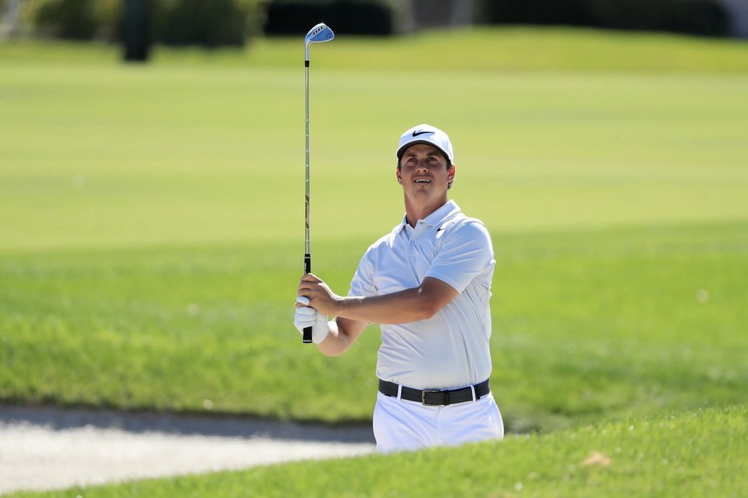 Američan Cody Gribble se na golfovém turnaji na Floridě postaral o vzrušení, když zahnal krokodýla.