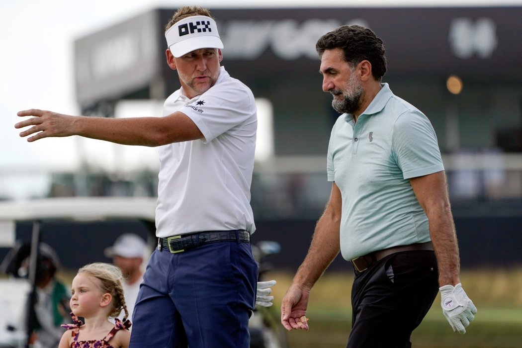 Golfista Ian Poulter se nezdráhá drahých vozů, jeho nejoblíbenější značkou je Ferrari