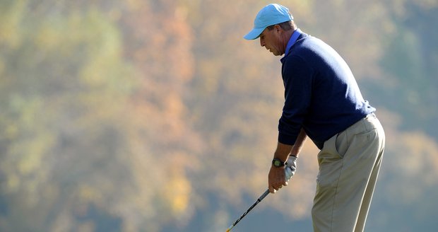 Ivan Lendl a jeho odpal na turnaji pro profesionální učitele a kvalitní amatéry Czech PRO-AM Teaching Tour.