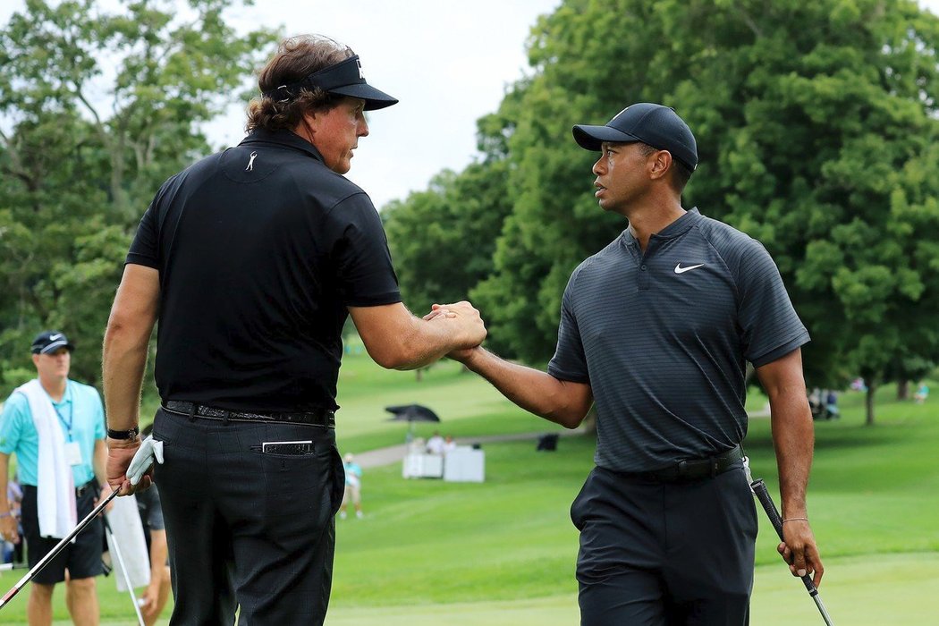 Tiger Woods a Phil Mickelson si to rozdají v exhibičním zápase o 200 milionů korun