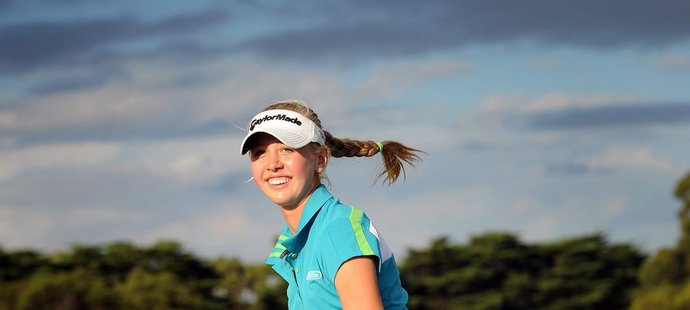 Jessica Kordová slaví svůj první triumf na LPGA stejným poskočením jako slavíval své triumfy její otec Petr