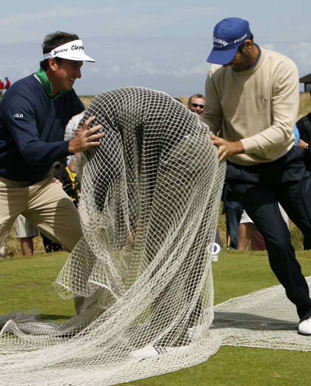 Alvaro Quiros (vlevo) a Gonzalo Fernandez-Castano přichystali Martinu Kaymerovi pěkný žertík. Co jim připraví na British Open on? Alvaro Quiros (vlevo) a Gonzalo Fernandez-Castano přichystali Martinu Kaymerovi pěkný žertík. Co jim připraví na British Open on?