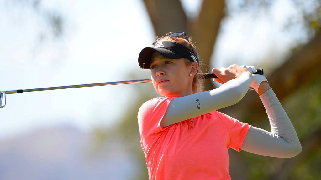 Nelly Kordová, dcera bývalého československého reprezentanta v tenisu, založila své „golfové“ konto první turnajovou prémií ve výši 1 304 tisíc USD (téměř 32 tisíc korun). Bude stejně úspěšná jako její sestra Jessica?