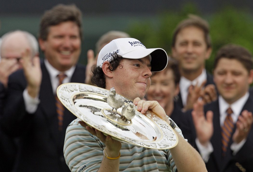 Rory McIlroy s trofejí pro vítěze Quail Hollow Championship