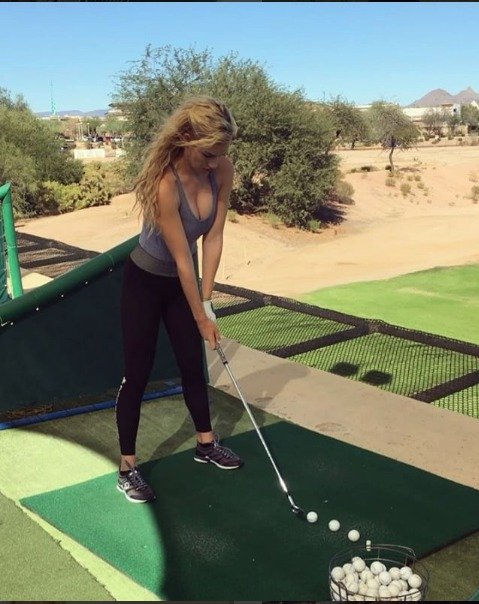 Golfistka Paige Spiranacová je považovaná za nejvíc sexy sportovkyni na světě.