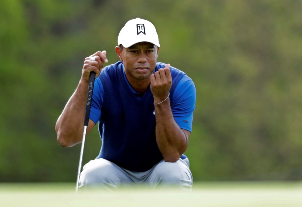 Tiger Woods ztrácí po prvním dni PGA Championship na vedoucího Brookse Koepku devět ran